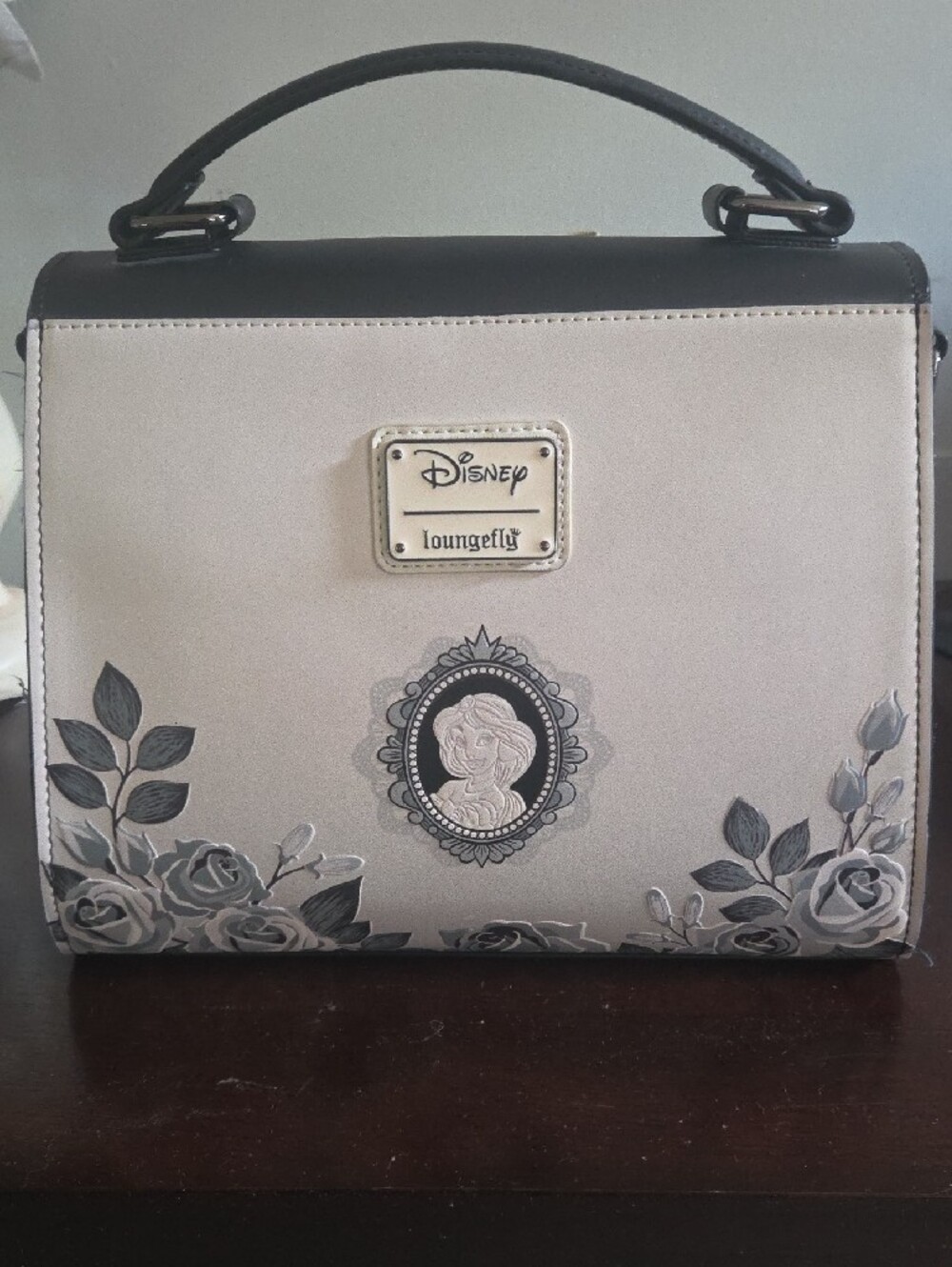 Loungefly Black & White Cameo Bow Satchel - Picture 2 of 3